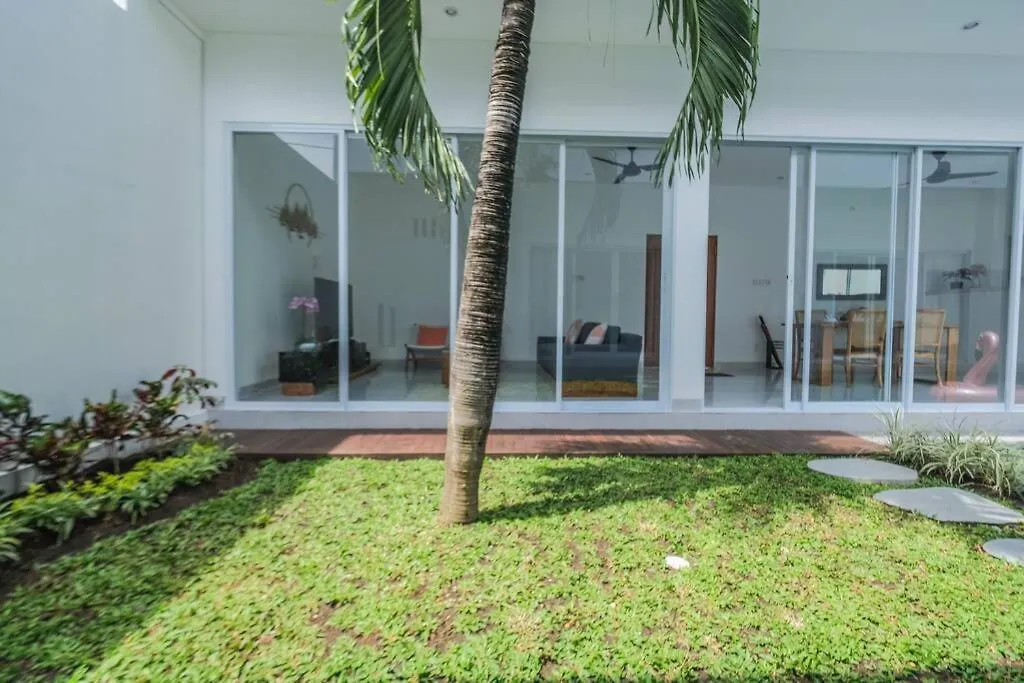 Villa Akmali Seminyak Drupadi 2 Bedrooms W/Pool 5Mins To Beach 0*, Seminyak (Bali) Indonesia