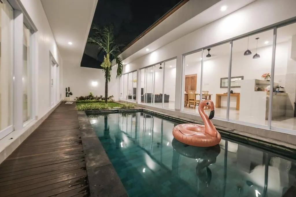 Villa Akmali Seminyak Drupadi 2 Bedrooms W/Pool 5Mins To Beach 0*, Seminyak (Bali)
